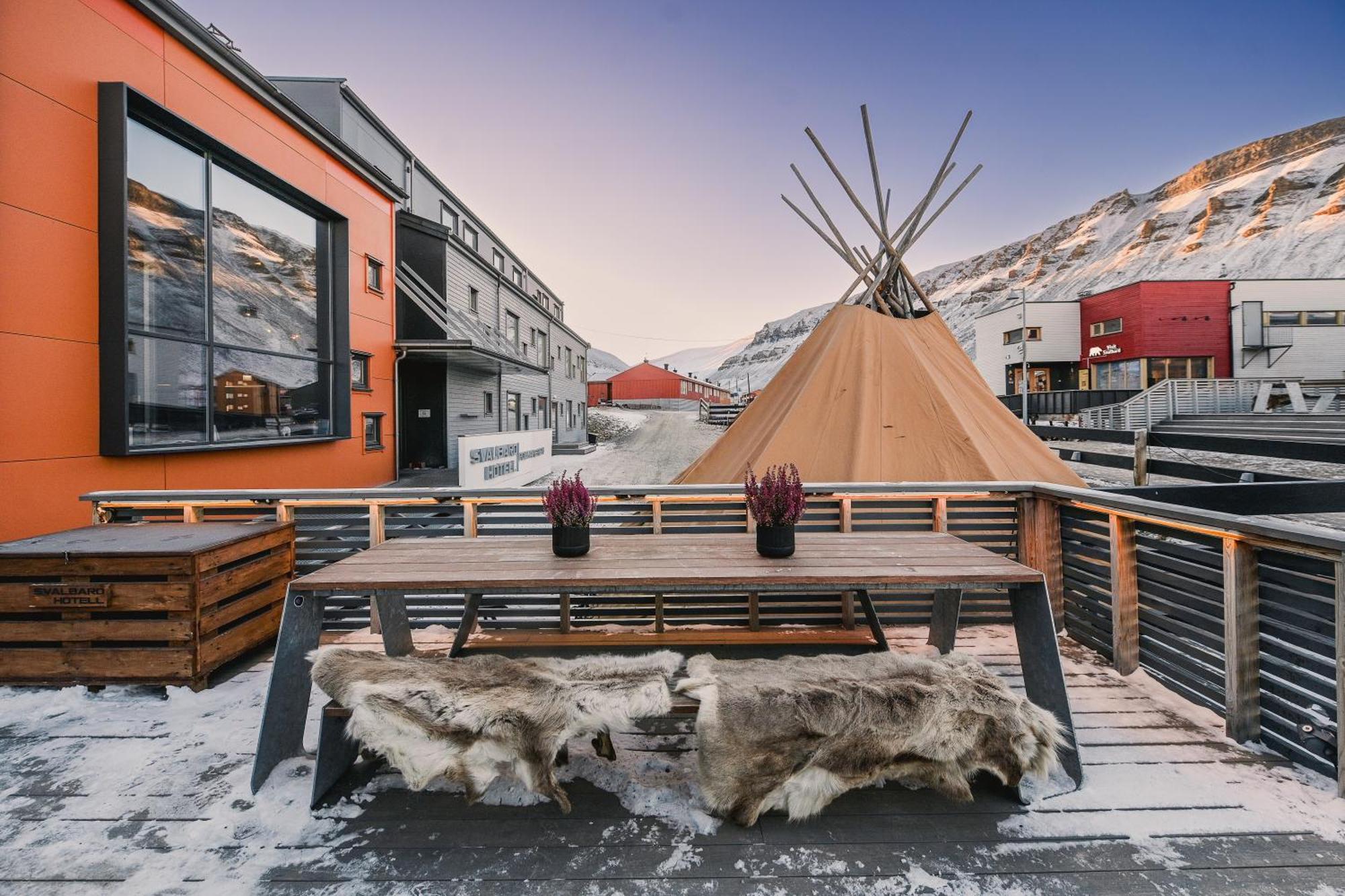 Svalbard Hotell | Polfareren Longyearbyen Exterior foto