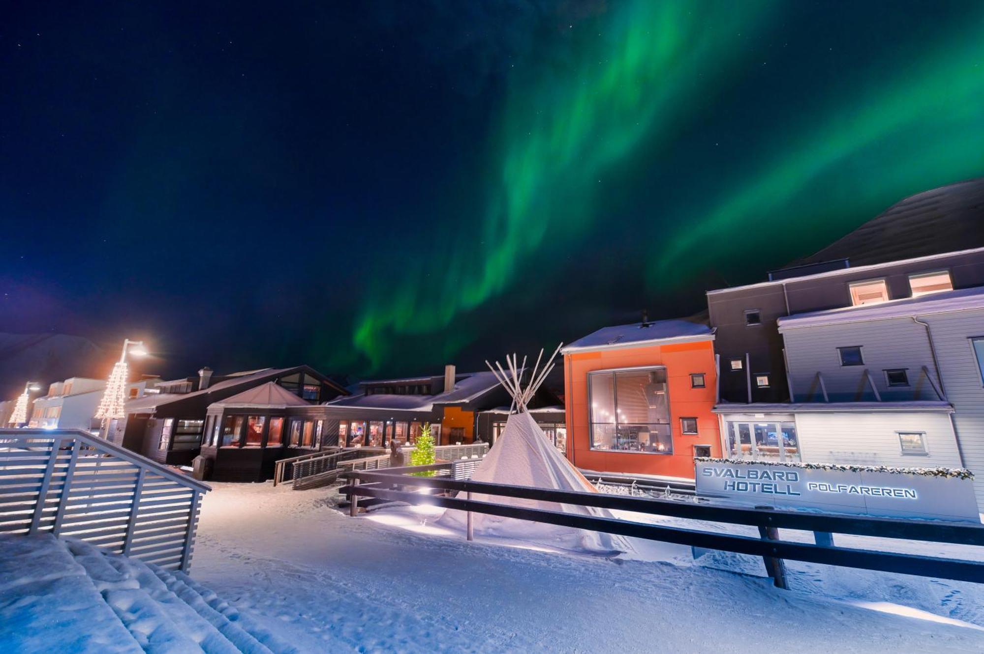 Svalbard Hotell | Polfareren Longyearbyen Exterior foto