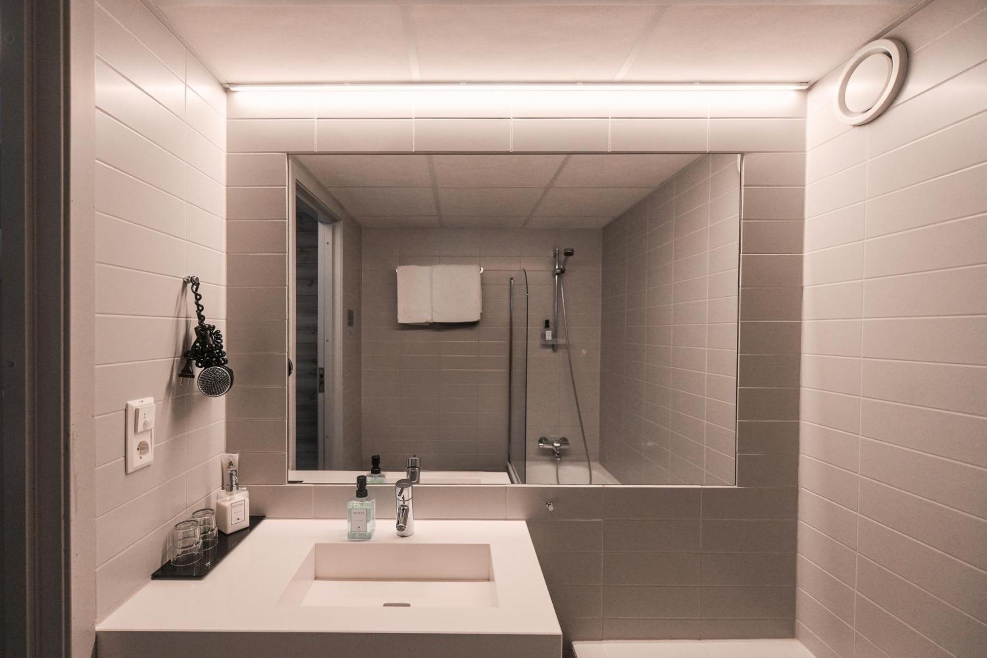 Svalbard Hotell | Polfareren Longyearbyen Exterior foto