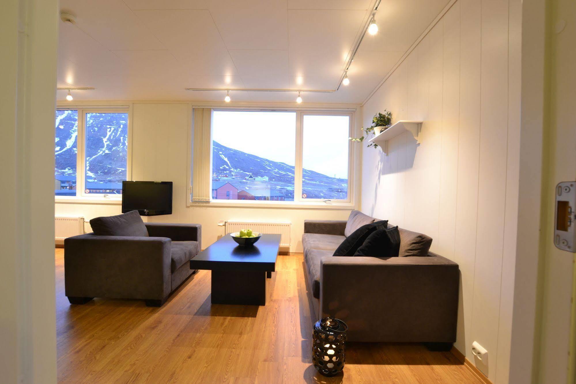 Svalbard Hotell | Polfareren Longyearbyen Exterior foto